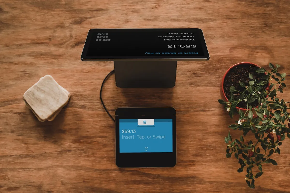 Máquinas Smart POS e Tablets rodando sistema PDV