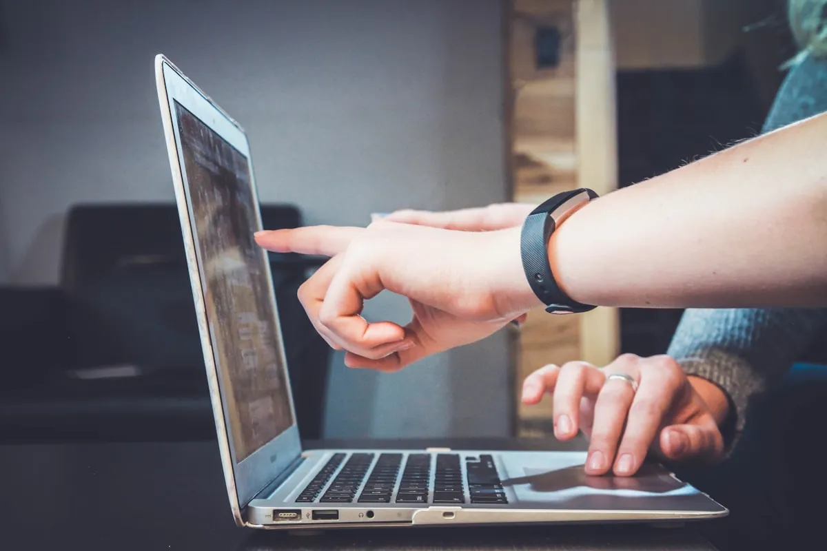 Monitoramento de pedidos e envios de e-commerce